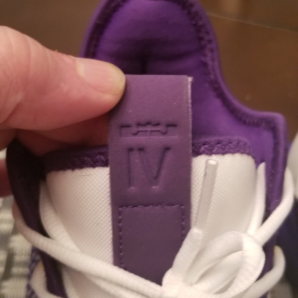 Nike LeBron Witness 4 Lakers Basketball Shoes (Size 11) - Picture 9 of 11